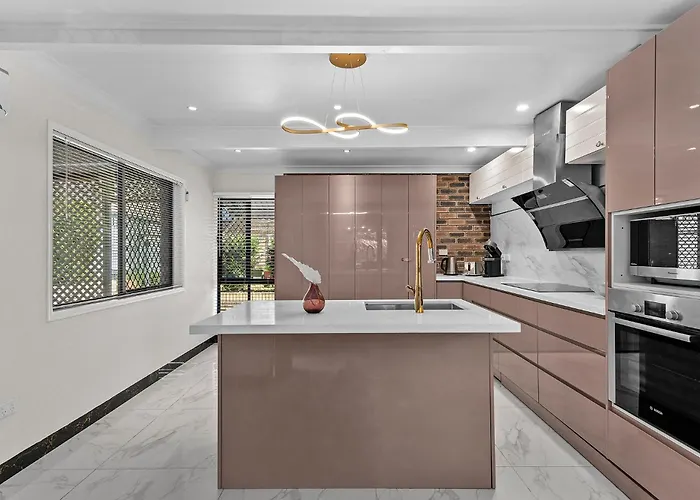 Luxury Living 2B2B In Southern Brisbane Parking